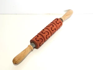 Vintage geprägtes Nudelholz - Gummirollen & Holzgriffe 15 1/2" - Bild 1 von 9