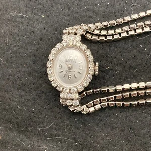 Ladies Vintage Geneva 17 Jewel Wind-Up Studded Bangle Bracelet Style Watch Works - Picture 1 of 4