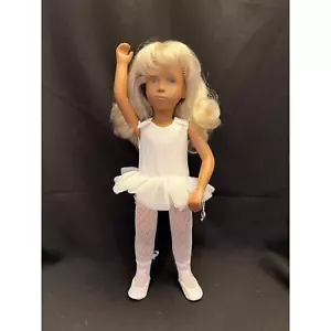 Bambola Sasha vintage ragazza bionda in raro vestito ballerina #206 mantello, scatola originale - Foto 1 di 11