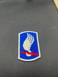 VINTAGE US ARMY 173rd AIRBORNE BRIGADE SEW ON PATCH NOS COLOR - Picture 1 of 2