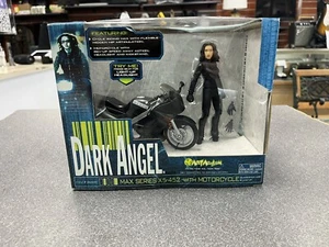 Dark Angel Max Series X5-452-With Motorcycle Season 2 New In a Box - Picture 1 of 2