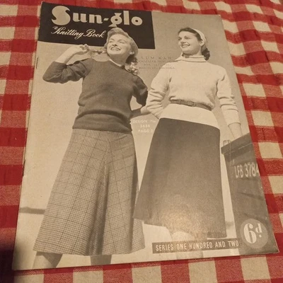 😇 Sun-glo Womens Series 102 Vintage Knitting pattern Book B&W 16 page Lady  - image 1 of 4