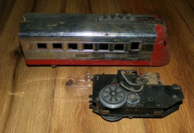 ****PARTS**** Lionel Prewar 1700E Red & Silver Junior Streamliner Loco Power Car - Image 1 of 4
