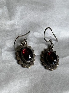 Vtg 80s Sterling Silver Red Garnet Cabochon Dangle Earrings 3/4” 4.3 Gr - Picture 1 of 8