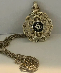 VINTAGE HMS SIGNED ~MADEIRA MEDALLION PENDANT NECKLACE/CHAIN GOLD TONE - Picture 1 of 6
