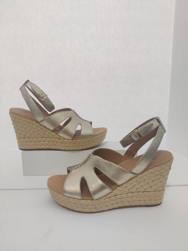 Ugg sandalo donna Carena taglia 10 nuovo senza scatola prezzo al pubblico $ 119