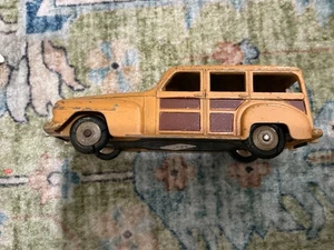 Dinky Toys 27f-G PLYMOUTH ESTATE CAR. V2 XLNT. SOME LIGHT WEAR AND TOUCH -UPS! - Picture 1 of 3