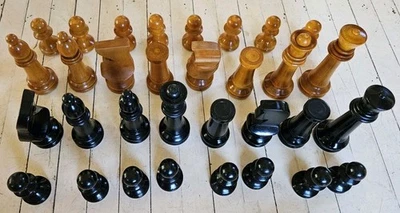 Juego de ajedrez vintage completo de madera hecho a mano peón de 3" - rey de 6,5" de alto, con fieltro blanco  Foto 1 de 4