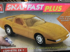 AMT 6658 CHEVY CORVETTE ZR1 COUPE SNAP kit 1/25 McM Fs - Picture 1 of 2