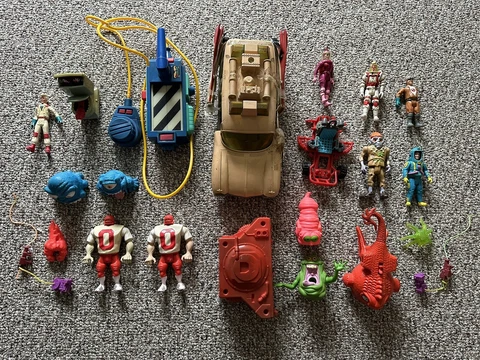 Vintage Kenner Real Ghostbusters Figure Lot (20+) w/ Accesories & Vehicles Cover