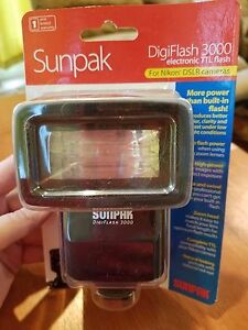 Sunpak DigiFlash 3000 - electronic TTL Flash for NIKON DSLR cameras NEW DF3000N