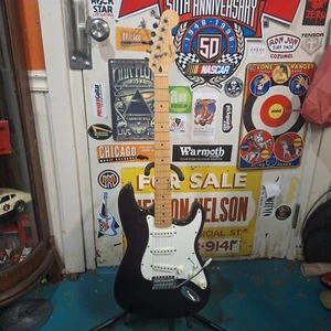 1997 Squier Gold Label Crafted In Korea Purple Standard Stratocaster  - Picture 1 of 19