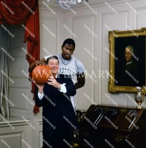 EH276 Patrick Ewing Ronald Reagan Georgetown Hoyas Pack 8x10 11x14 16x20 Photo - Picture 1 of 1