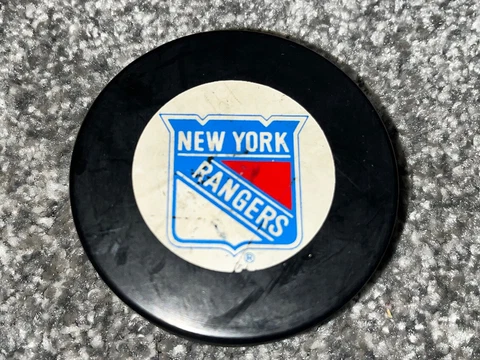 New York Rangers Official Puck NHL Hockey Vintage Trench MFG Cover