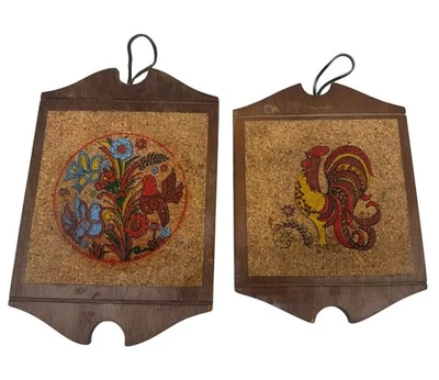 Lote de 2 remaches de arte de pared colgantes de corcho de madera vintage años 70 gallo pájaro caprichoso Foto 1 de 4