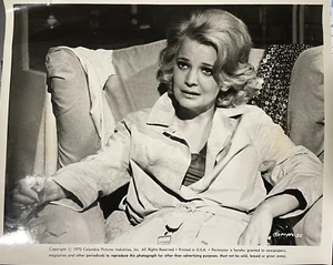 1970 Movie Press Photograph 8 x 10 Blonde Actress Columbia Pictures Industries - Picture 1 of 4