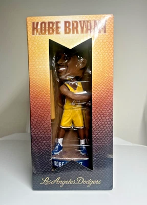 Kobe Bryant Bobblehead 2025 | Los Angeles Dodgers + Lakers - Imagem 1 de 4
