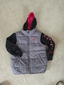 Air Jordan Gray Puffer Vest Jacket Hooded Full Zip Jumpman Graphic Size 5/6 - Picture 1 of 6