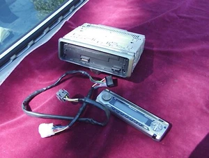 Pioneer AM FM CD Player Car Stereo DEH-2700 Con Volvo 240 1981-1990 Harness - Imagen 1 de 15