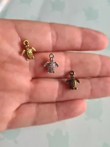 Mini Schildkröte Charms, 10 x 13 mm, Antik Gold, Silber & Bronze Fundstücke UK Verkäufer - Bild 1 von 18