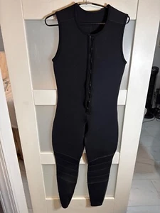 Made Taiwan Black Neoprene Full Body Wetsuit Size Small Front Zip Surfing 53-4 - Picture 1 of 3