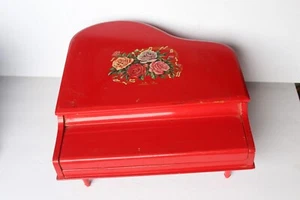 Vintage: BABY PIANO Wooden Shanghai China Red Toy GOOD WORKING 60s 70s - Picture 1 of 7