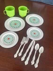 Molde de flores de margarita vintage HG Toys Mod #586 para jugar platos de té con cubiertos y tazas - Imagen 1 de 3