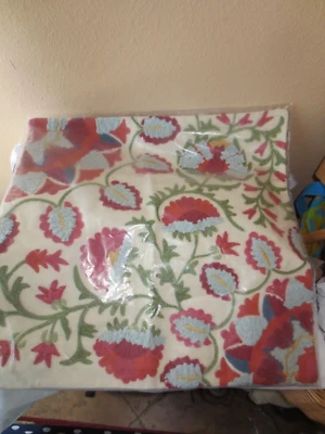 Pottery Barn DELILAH EMBROIDERED PILLOW COVER 18 x 18 SQ Crewel fall beauty nip - Image 1 of 4