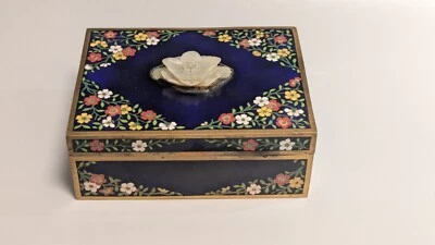 Caja de flores de jade blanco Cloisonne esmalte chino antiguo fino Foto 1 de 4