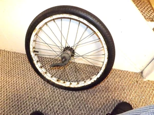 1965 SCHWINN STINGRAY JR RARE OEM 20" S-7 WHITE W/STRIPES REAR RIM W/BENDIX HUB - Picture 1 of 12