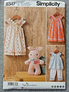 Patrón de costura Simplicity 8347 trajes para bebé niño pequeño talla 1/2-1-2-3-4 conejito de peluche - Imagen 1 de 2