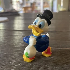 Scrooge McDuck Holding Bag of Money 1991 Kellogg Premium PVC Small Figurine Toy - Picture 1 of 13