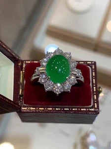 Anillo de diamantes de oro blanco cabujón de jadeíta verde natural de alta calidad - Imagen 1 de 4