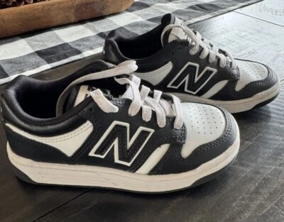 New Balance Kids 480, Estilo PSB480BW, Talla 11, Color Blanco y Negro Foto 1 de 4