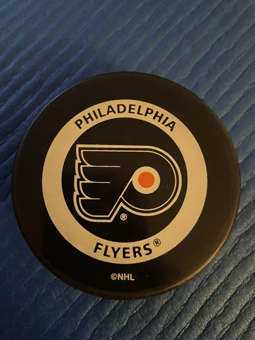 Philadelphia Flyers Inglasco Official Game Puck - Silver Ring Back Cover