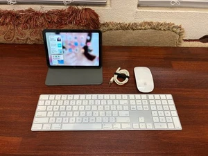 Apple A1843 Magic Keyboard et A1657 Magic Mouse - Couleur Blanc - Testeur fonctionne très bien - Photo 1/14