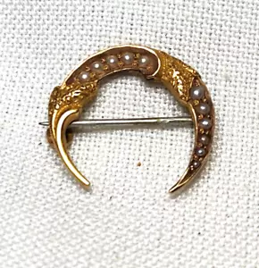 ANTIQUE 14KT CRESCENT PIN W SEED PEARLS, EMBOSSED DESIGN, TINY AT 3/4"D, 1.7gr - Picture 1 of 8