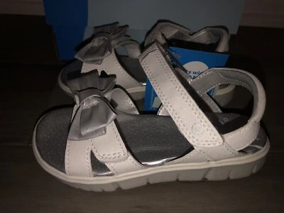 NEW Stride Rite Cassie Sandals Girl's Size 11 White with Silver Bow - Image 1 of 4
