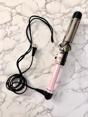 Hot Tools Professional Curling Iron Wand 1 1/2" Titanium Barrel Pink HPK46 - Image 1 of 4