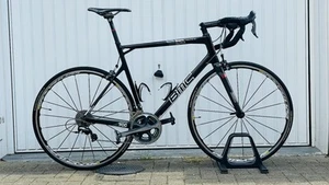 BMC Teammachine SLR01 carbon framed bike - Picture 1 of 4