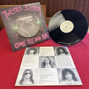 Come Out And Play - Twisted Sister Vinyl W/ Pop-Up Cover VG+/EX (Saw Mark) - Picture 1 of 3