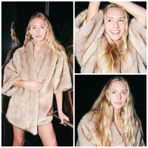 Abrigo para mujer Sympathique Jaxson de piel sintética manga corta holgado marrón talla pequeña - Imagen 1 de 6