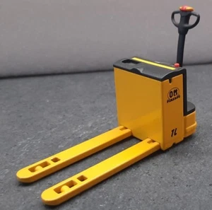 KOMATSU TRANS PALLET scala 1/32?  OLD CARS OLCKOM2 - Foto 1 di 2