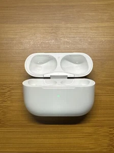 Apple AirPods Pro 2nd Gen Charging Case Replacement Lightning A2700 Great Cond - Picture 1 of 3