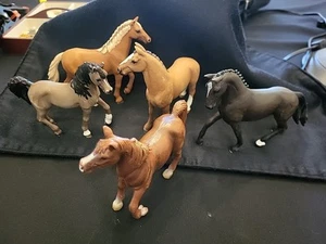 Schleich horse lot Of 5 - Picture 1 of 9