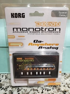 Korg Monotron Delay Sintetizzatore Analogico a Nastro Portatile NUOVO - Foto 1 di 6