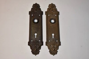 Coppia pomelli vittoriani in ghisa per porta bocchette backplates ornati - Foto 1 di 5