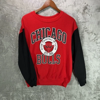 NBA 芝加哥公牛队运动衫男式 M 红色黑色棉混纺套衫圆领 — 第 1/4 张图片