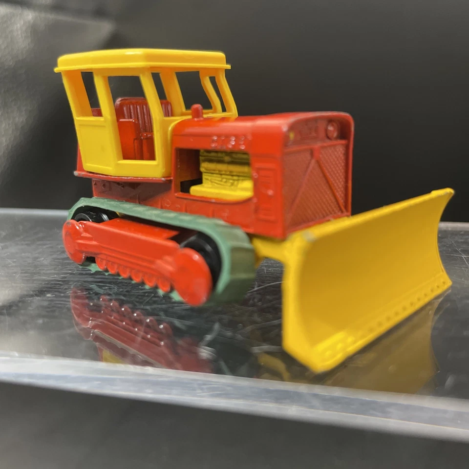 老式 20 世纪 60 年代压铸推土机玩具 - 红色和黄色,卡特彼勒拖拉机模型 — 第 1/4 张图片