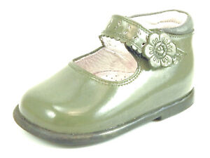 DE OSU -Spain -Baby Girls Green Patent Leather Dress Shoes -European - Sz 4-6.5